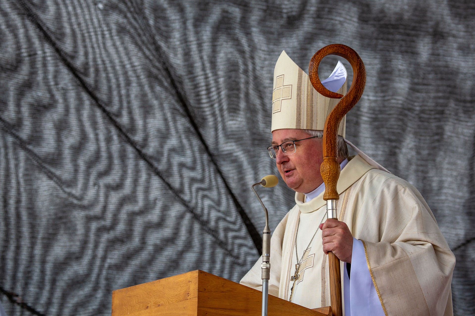 USTANOVENÍ POUTNÍ SVATYNĚ VE SLAVKOVICÍCH